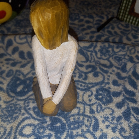 Willow Tree Joyful 2008 Figurine - Picture 3 of 6